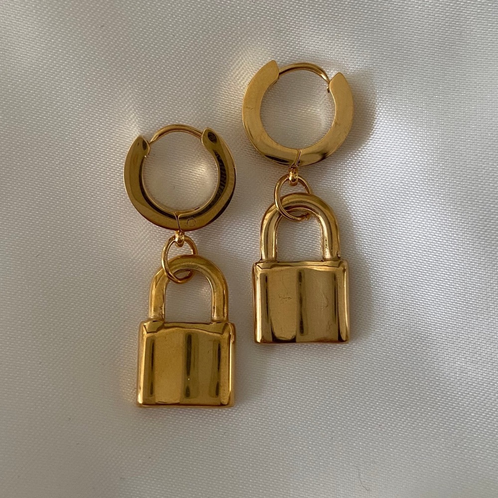 Vienna Earrings 🔐 - Picture 2 of 2